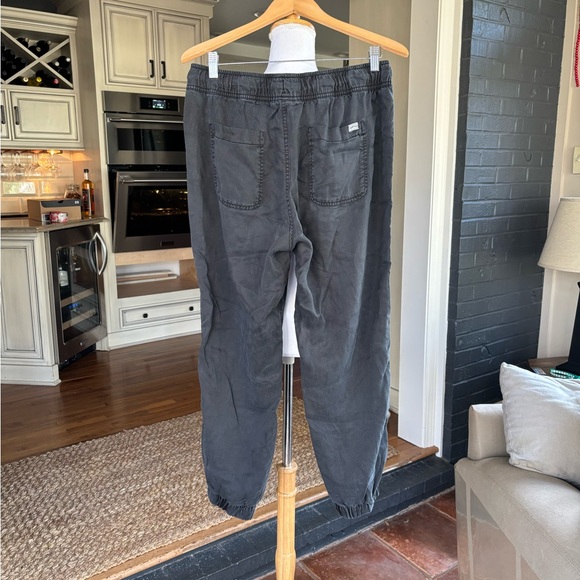 Lightweight Orvis drawstring joggers - Picture 2 of 3